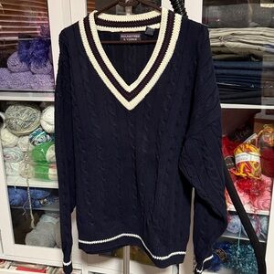 Roundtree & Yorke Navy V-Neck Sweater with White Trim